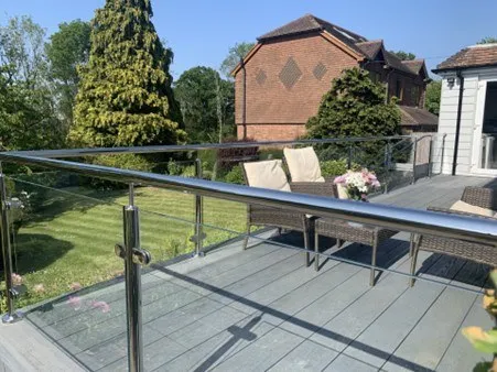 Glass and stainless steel balustrade at a coastal home